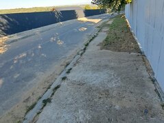 Galati, 1 ha  vita de vie si casa 3 cam, pretabil amenajare turism viticol